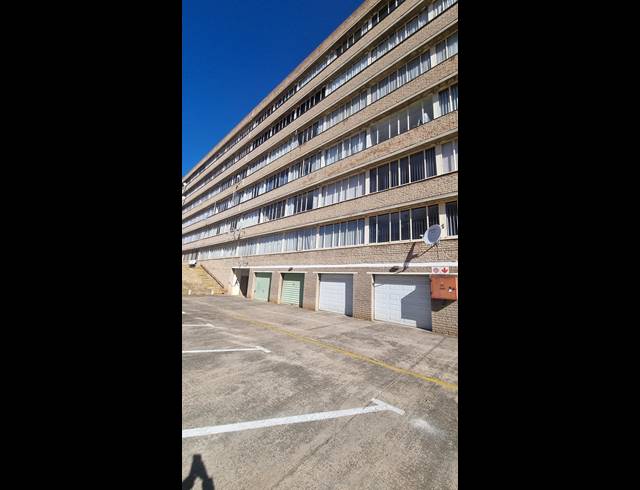 2 BEDROOM FLAT FOR SALE IN PIONEER PARK